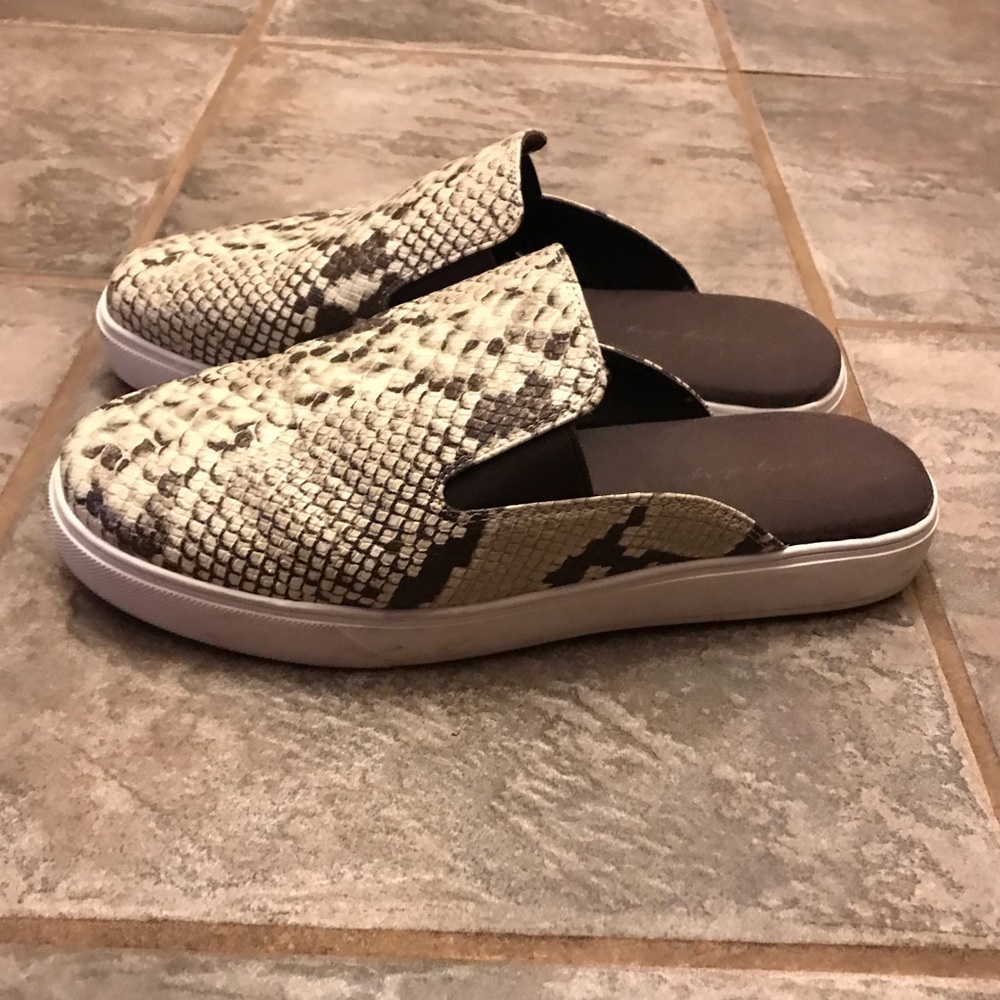 Snakeskin pattern love and legend mule sneakers. - Picture 3 of 5
